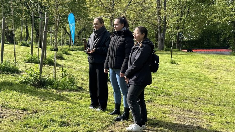 Lotta, Kim und Jelka Lukela vom deutsch-israelischen Austauschprogramm